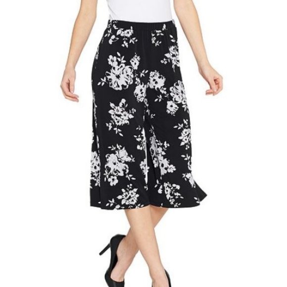 Susan Graver Pants - Liquid Knit Pull-On Wide Leg Crop Pants 631